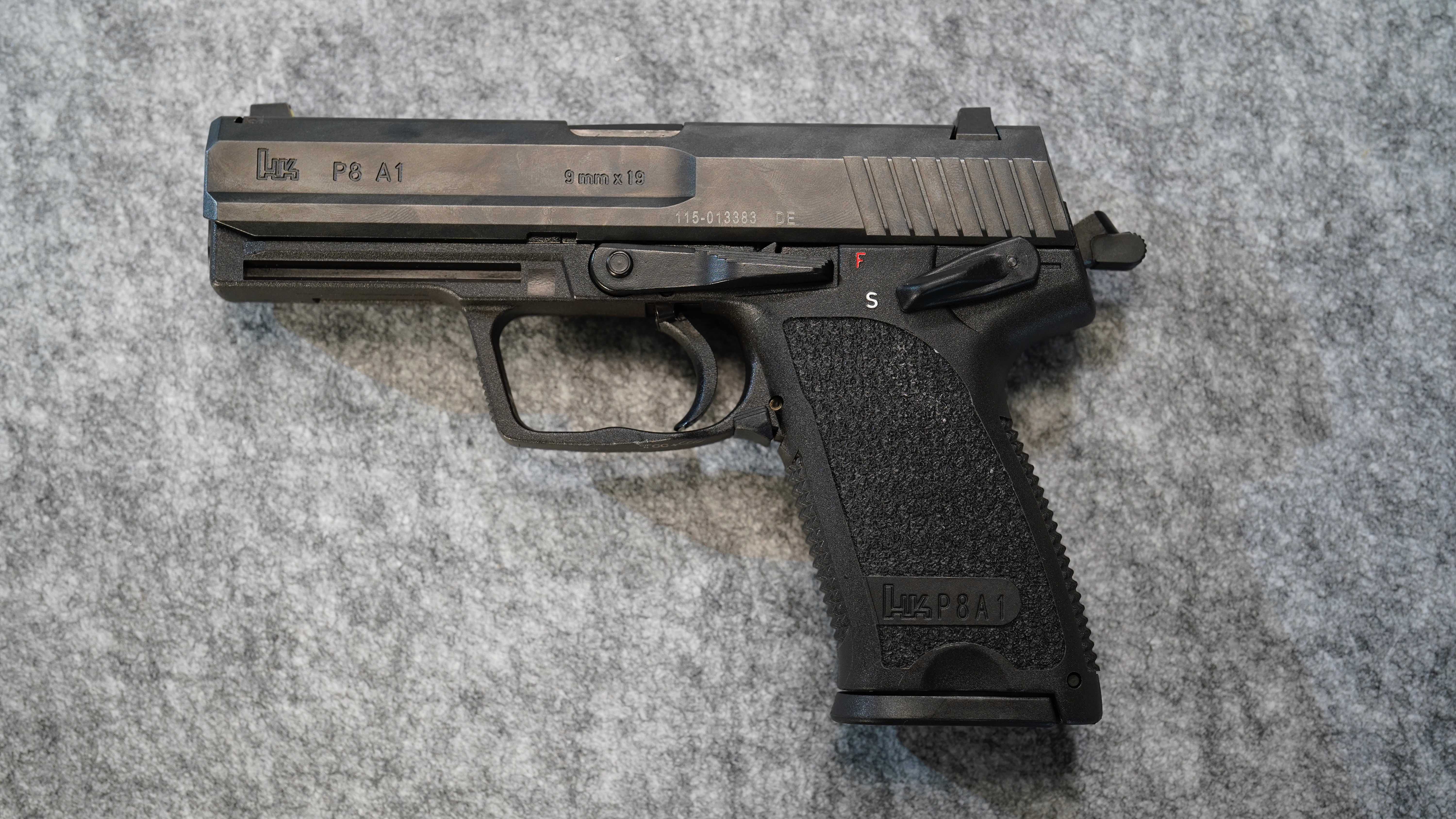 H&K P8 - Gesichert und gespannt